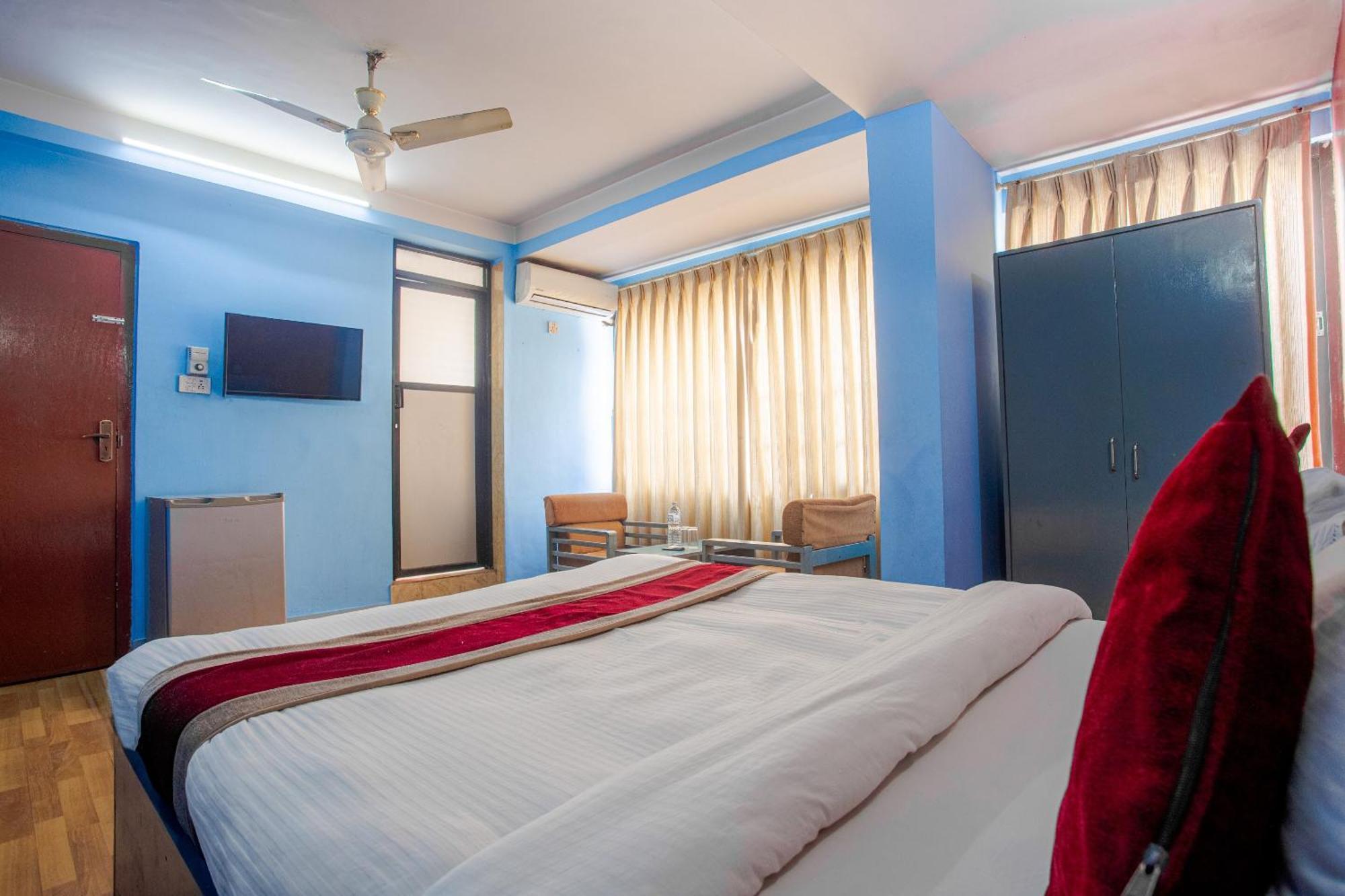 Oyo 808 Hotel Om Ganapati Pvt Ltd Kathmandu Exterior foto
